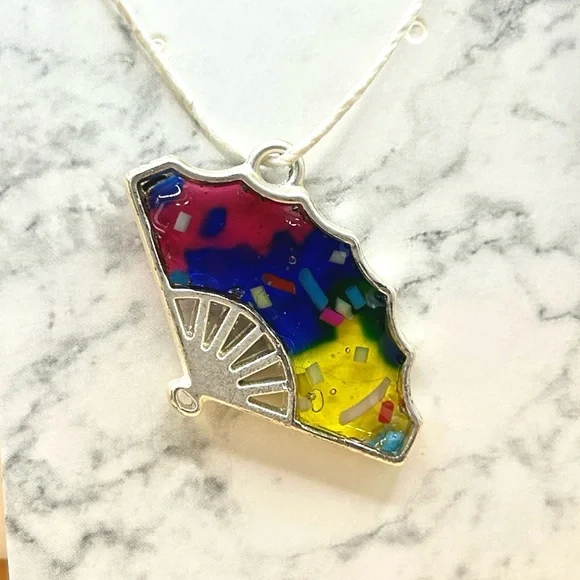 Fan shape charm rainbow - Picture 3 of 4